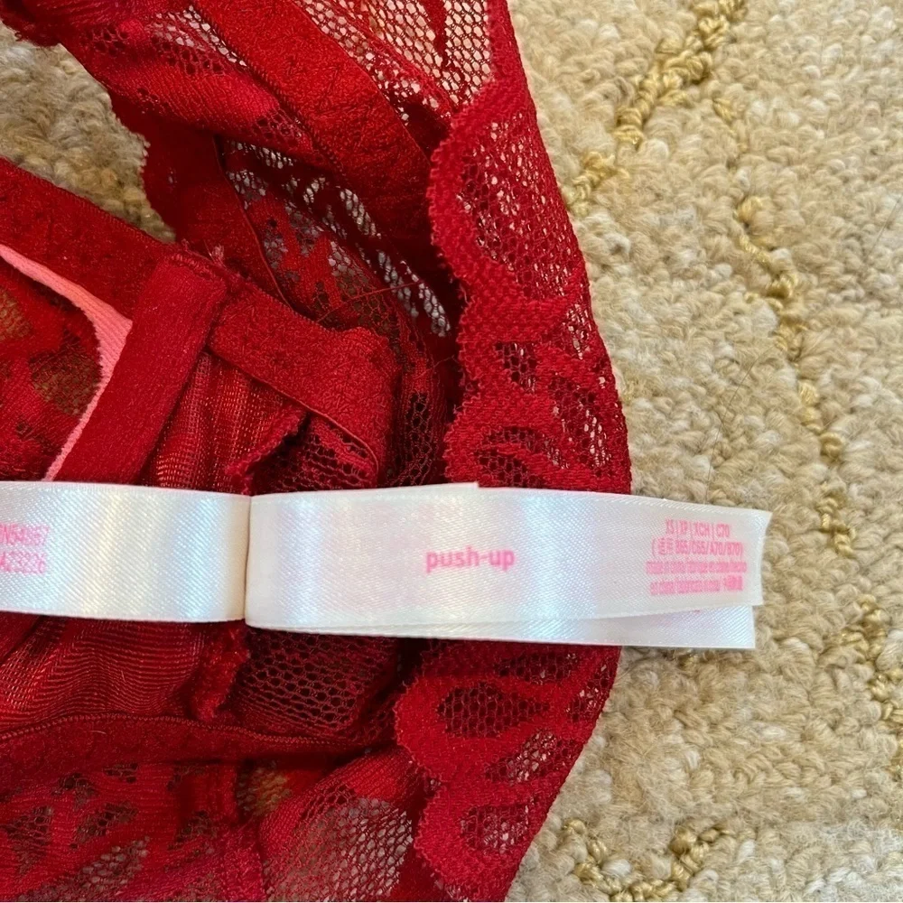 🛼🍕🪻Victoria’s Secret plunge floral lace pushup bra red XS CLOSEOUT